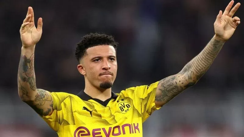 Tiền vệ chạy c&aacute;nh Jadon Sancho với nhiều th&agrave;nh t&iacute;ch nổi bật